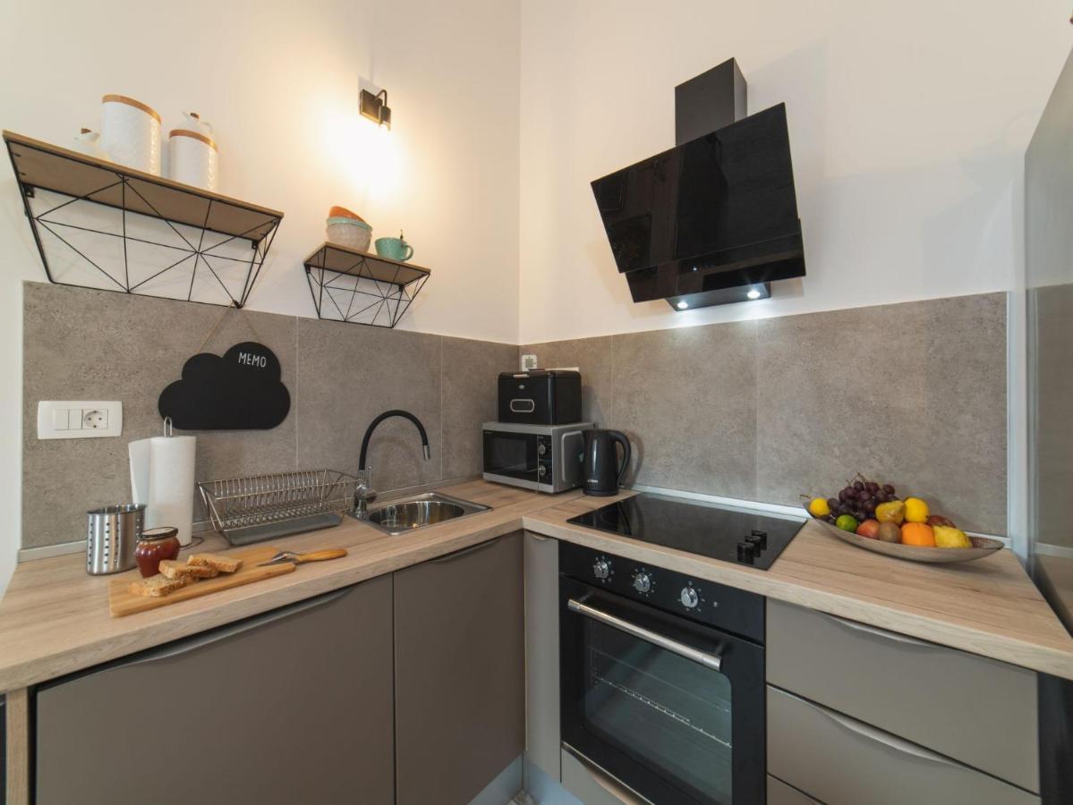 Apartment Fiora Kaštela Екстериор снимка