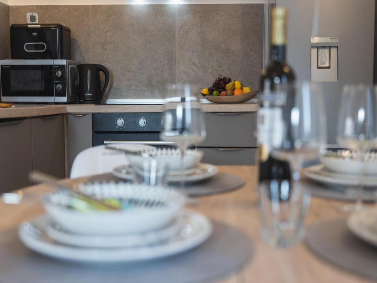 Apartment Fiora Kaštela Екстериор снимка