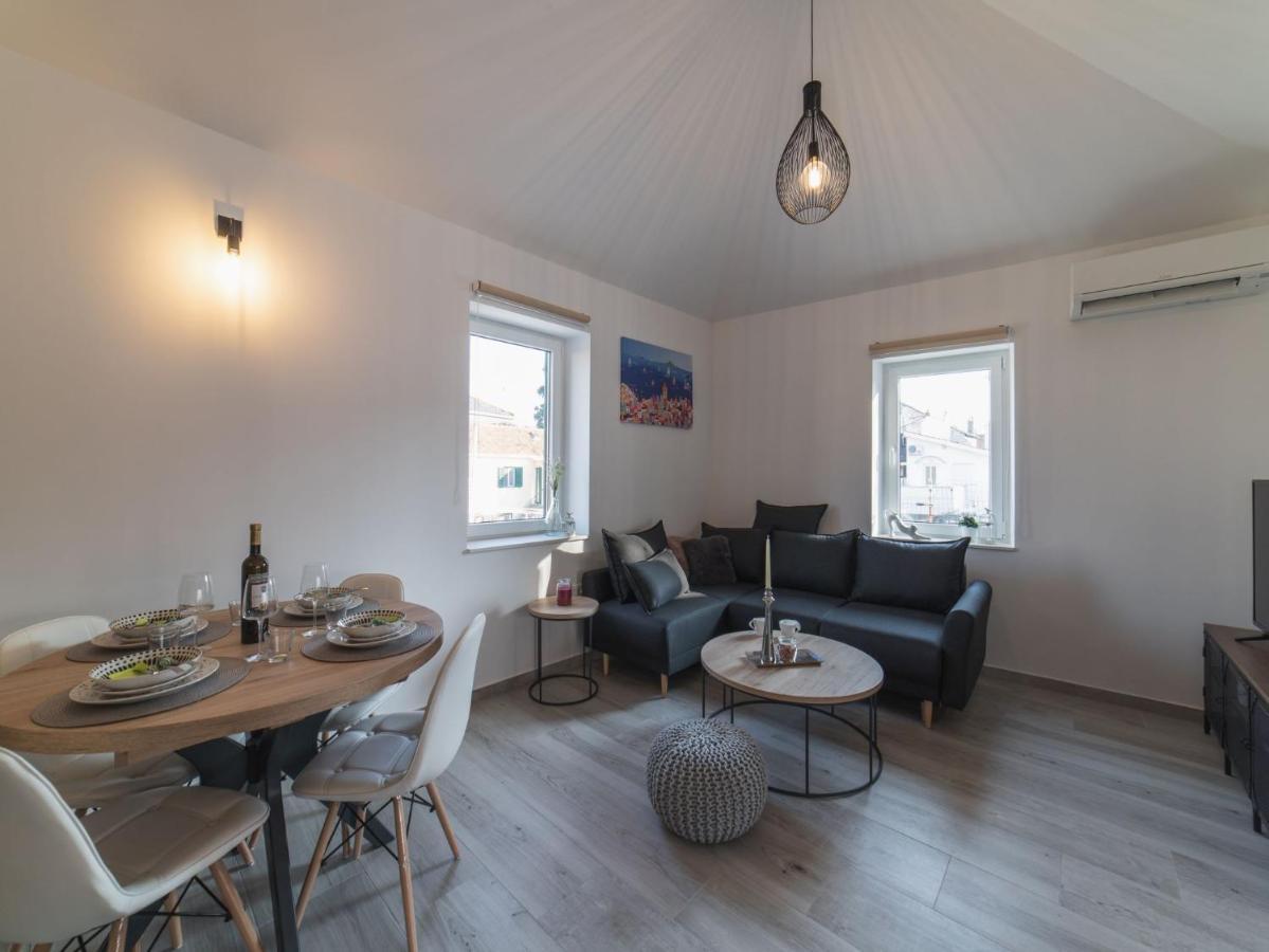Apartment Fiora Kaštela Екстериор снимка