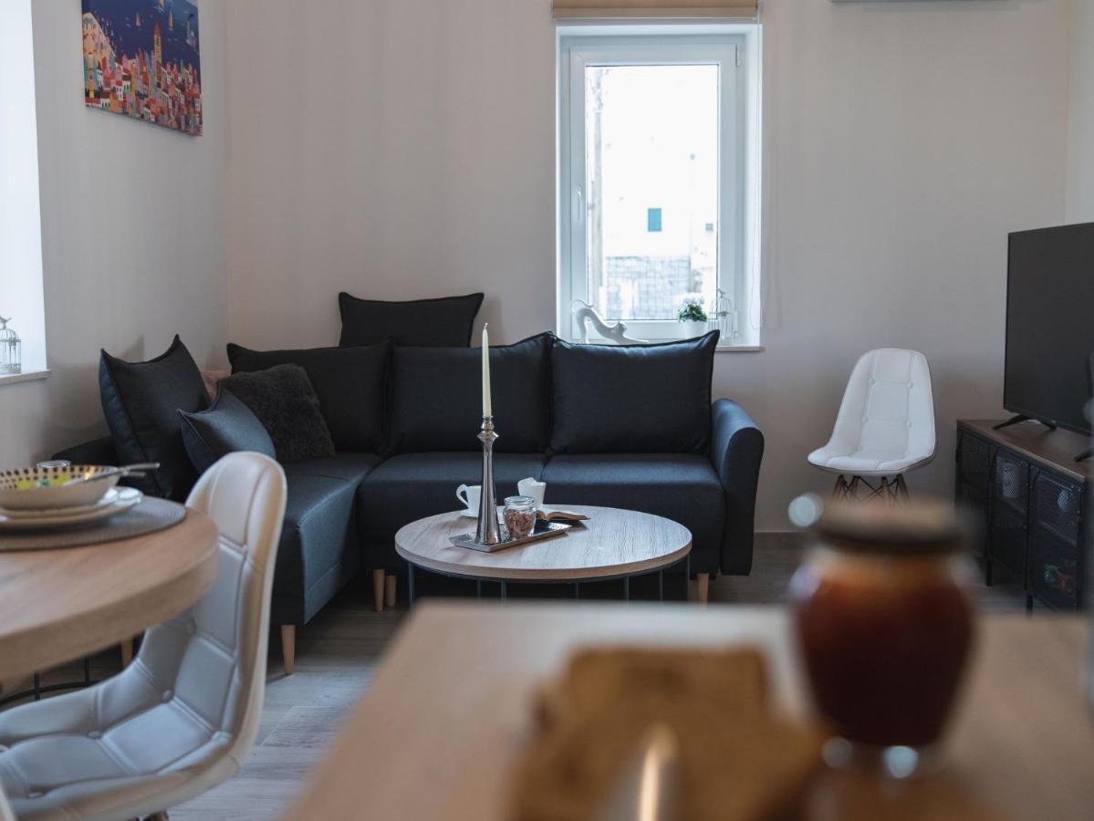 Apartment Fiora Kaštela Екстериор снимка