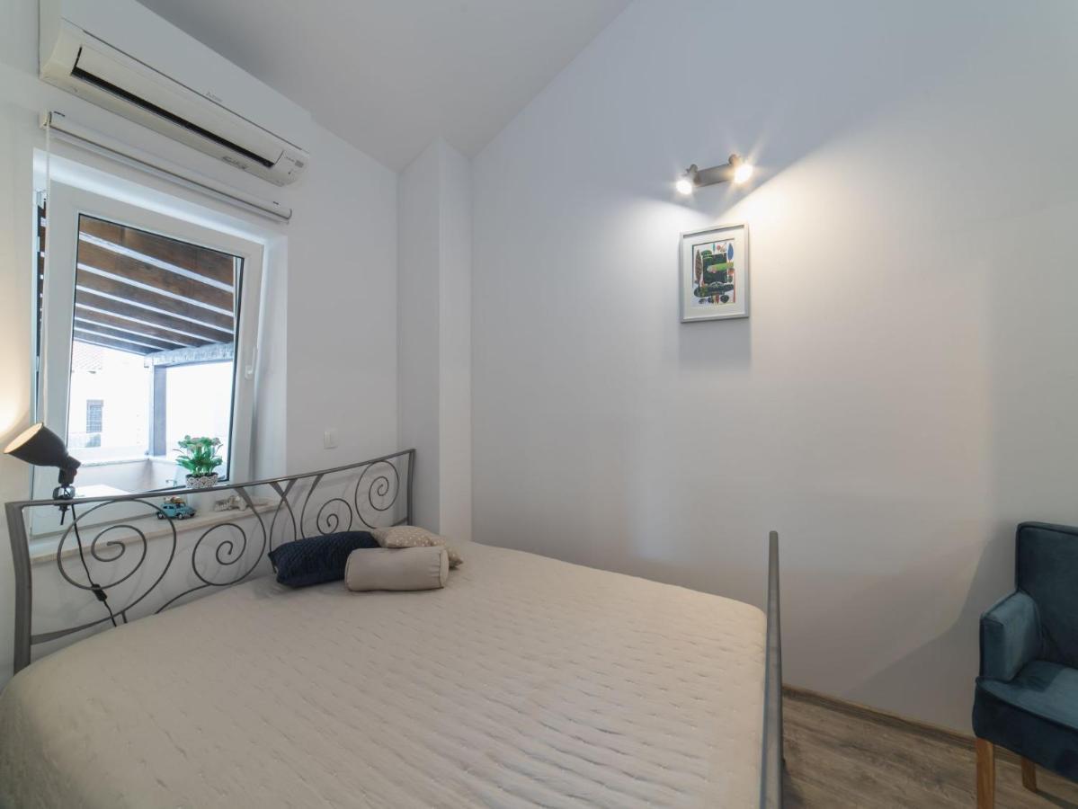 Apartment Fiora Kaštela Екстериор снимка