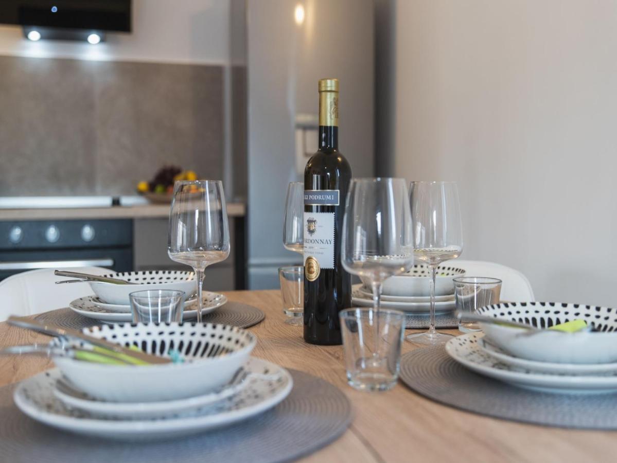 Apartment Fiora Kaštela Екстериор снимка